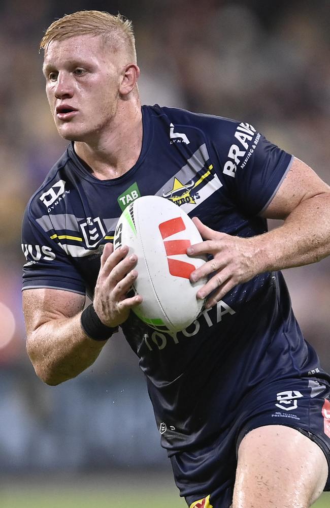 Griffin Neame took eight carries for 101m – 51 post-contact – as well as making two tackle breaks and 12 tackles playing for the Kiwis against Samoa. (Photo by Ian Hitchcock/Getty Images)