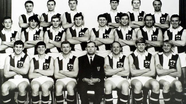 COPY PICTURE of the 1966 St Kilda VFL Premiership team. Back L to R: Jim Read, Roger Head, Allan Davis, Jeff Moran, Kevin Billing, Ross Smith. Certre L to R: Daryl Griffiths, Travis Payze, Bob Murray, Brian Sierakowski, Ian Synman, John Bingley, Alan Morrow, Ian Stewart. Front L to R: Kevin Neale, Barry Breen, Verdun Howell, Allan Jeans, Darrel Baldock, Brian Mynott, Ian Cooper. 1966 Grand Final.