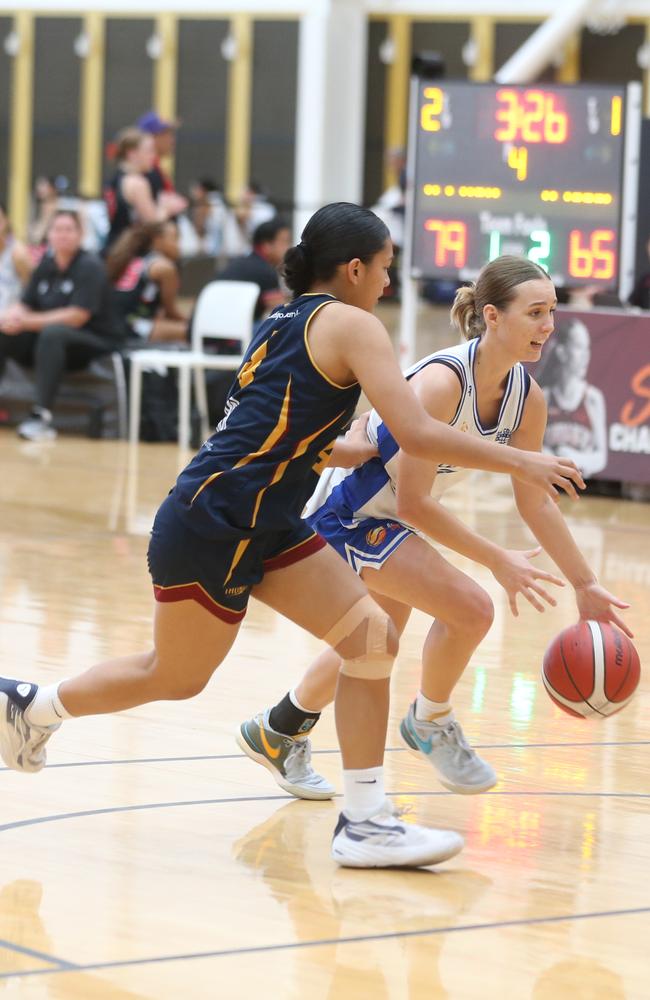 Basketball QLD U18's State Championships 2024 semi-finals day. Div 1 Gold Coast Rollers vs. Logan Thunder. 13 January 2024 Carrara Picture by Richard Gosling