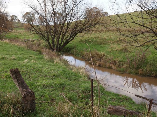 This is the specific area that has been opposed to put a tailings dam due to it being of cultural significance. Where Belubula River intersects with Dungeon Road. McPhillamys Gold Project, Regis Resources Limited, Dungeon Road Kings Plains. Picture: Rohan Kelly