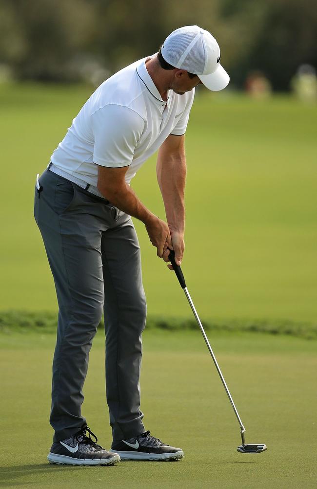 Rory Mcilroy Changes Putting Style To Cross Handed Grip