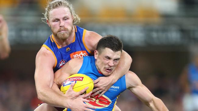 Daniel Rich ensured nothing came east for Ben Ainsworth and the Suns. Picture: Getty Images