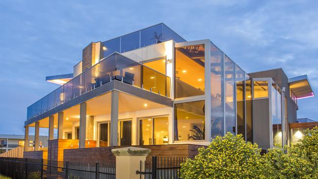 Starhaven Resort marvels along the Bellarine Peninsula.