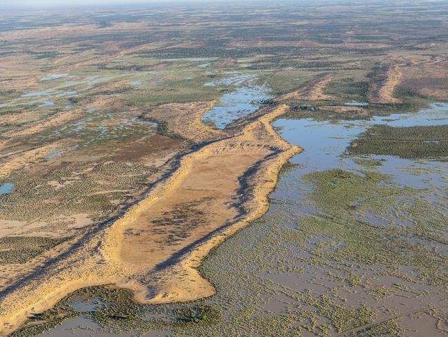 Flood water moves through western Queensland's Channel Country in March 2024. Photos: Kerry Trapnell/Pew Trusts.