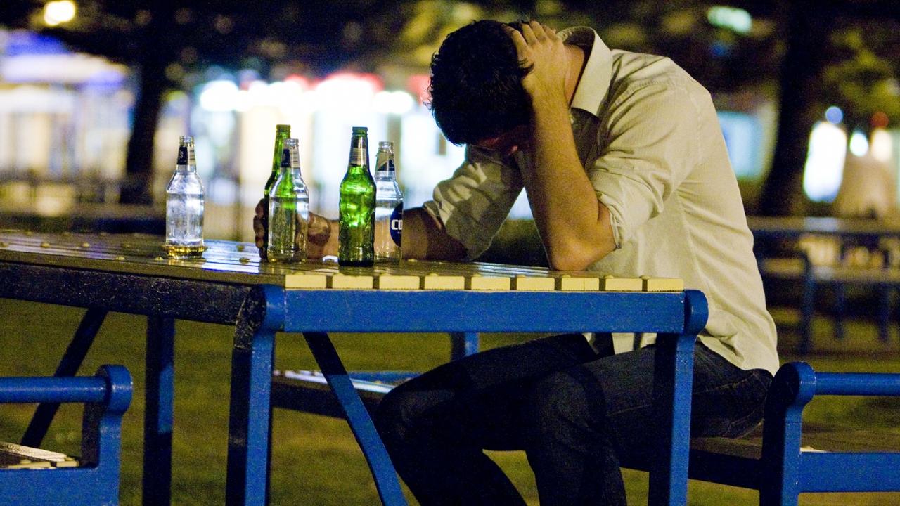 Запой набережная. Binge drinking.