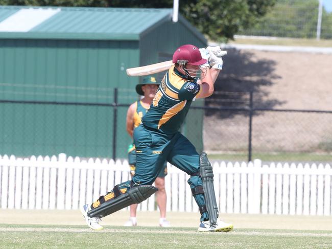 Runaway Bay vs. Helensvale at Sam Loxton Oval in round 3 for the Gold Coast Cricket Premier First Grade. Sam Lickiss. Picture by Richard Gosling