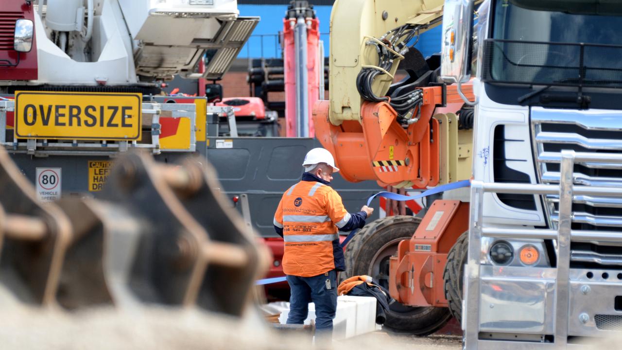 Working as a tradie can be financially lucrative but it’s a tough job with often-brutal conditions. Picture: NCA NewsWire / Andrew Henshaw