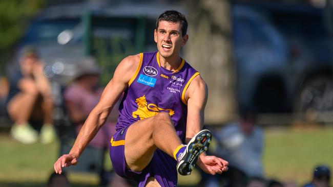 Collegians will take on a rising St Bernard’s outfit on Saturday. Picture: Dennis Timm/VAFA Media
