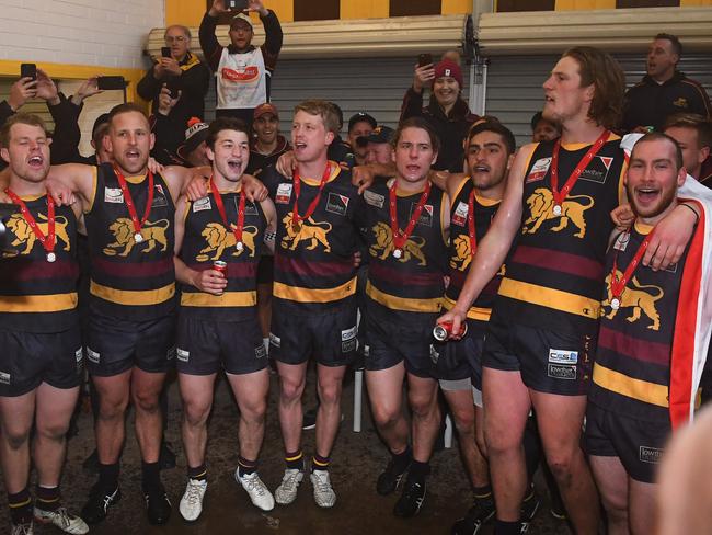 Doncaster East players sing the song. Picture: James Ross/AAP