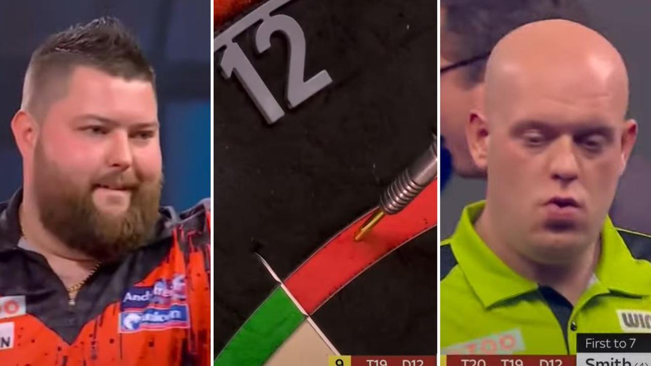 Michael van Gerwen and Michael Smith's unbelievable leg