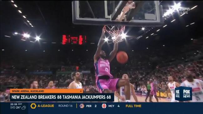 Taipans and Breakers earn playoff wins