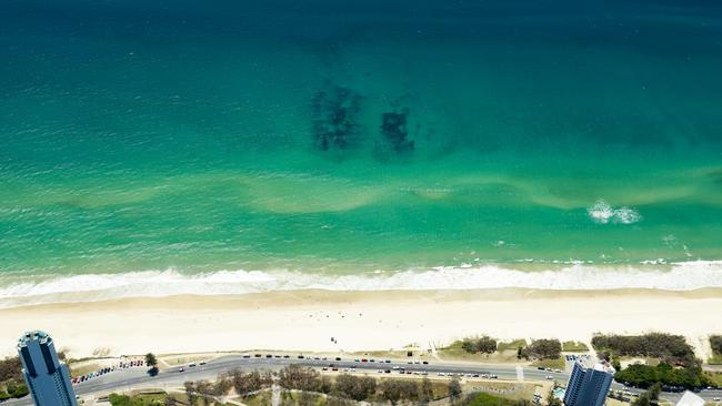 The original Narrowneck artificial reef which had sunk into the sand.