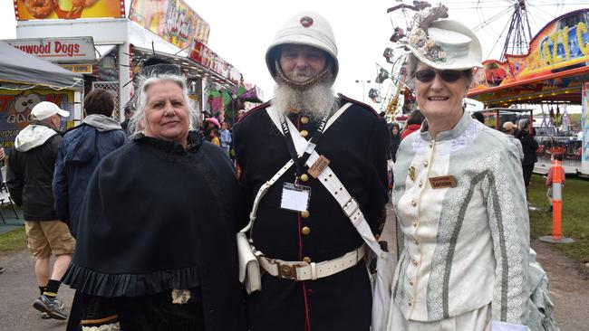 Carol Dalziel, Leigh Dalziel and Lorraine de Kok.