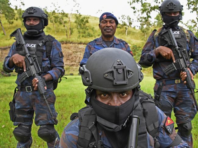 PNG's paramilitary Special Services Division (SSD) Police Chief Superintendent Jim Namora — rear centre. Picture: Brian Cassey