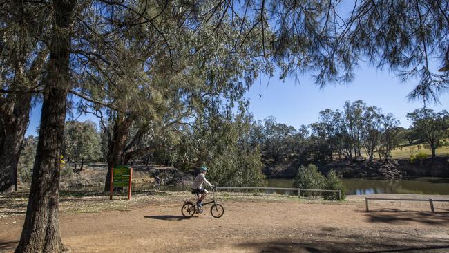 The Macquarie River Trail in Dubbo.