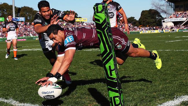 Manly's Matthew Wright scores a try. Picture: Phil Hillyard
