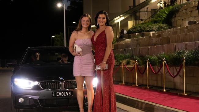 Isabella Cramp (right) and guest. Hillcrest Christian College 2020 school formal. Photo: Supplied