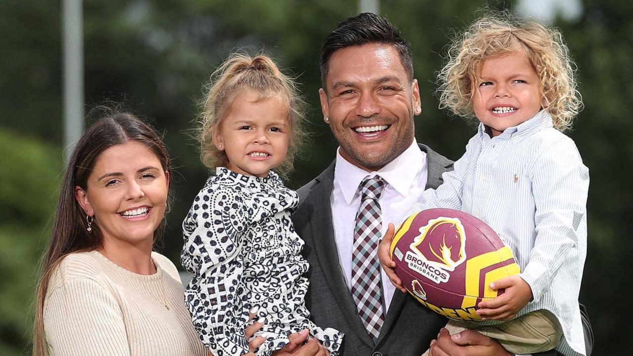 Alex Glenn with his kids, Gesele 2 and Miller 4, and fiance Jemma Morgan. Pic Peter Wallis