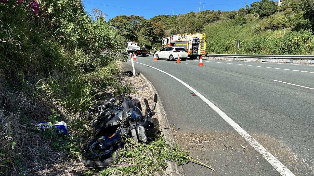 Paramedics rush to horror Sunshine Coast hinterland crash in Kureelpa