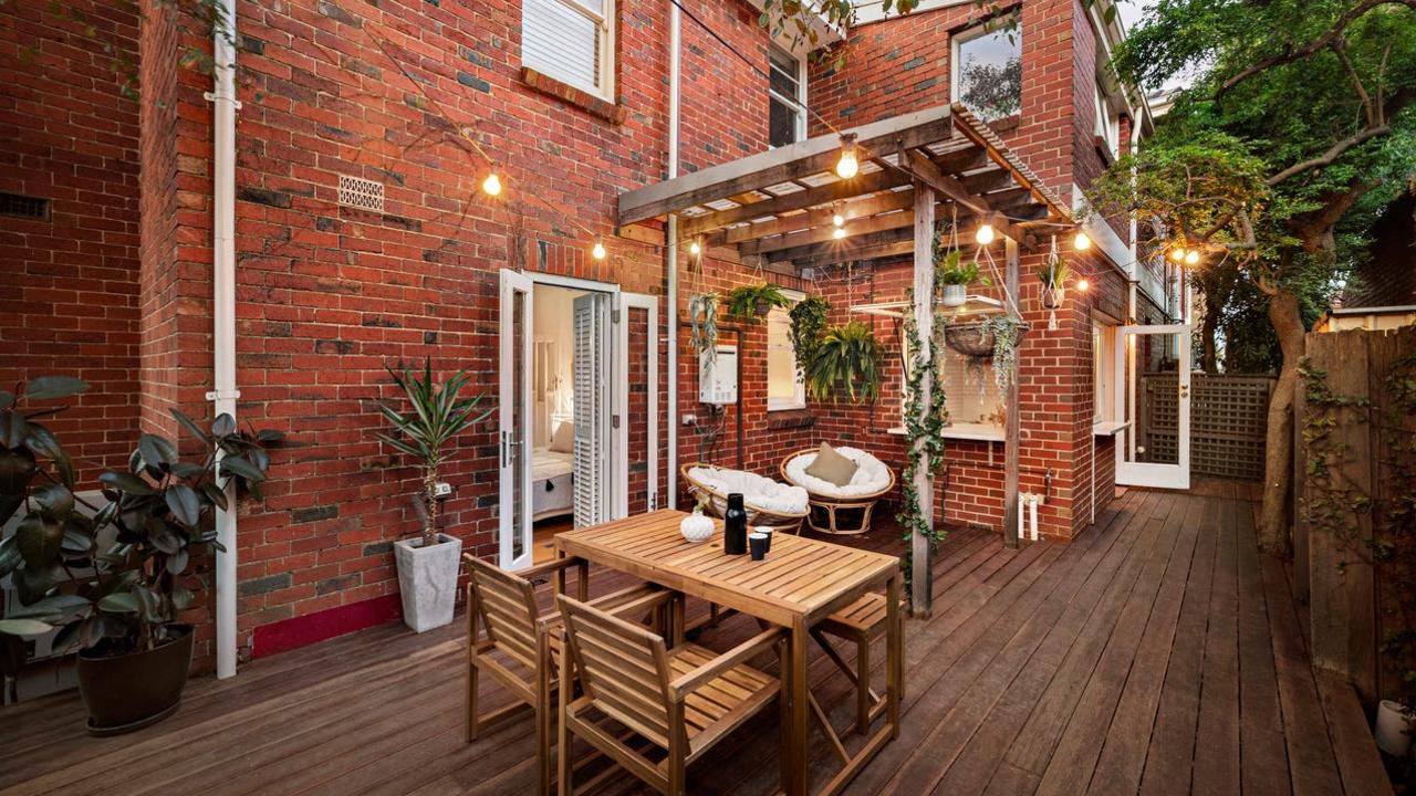 The apartment comes with a large courtyard.