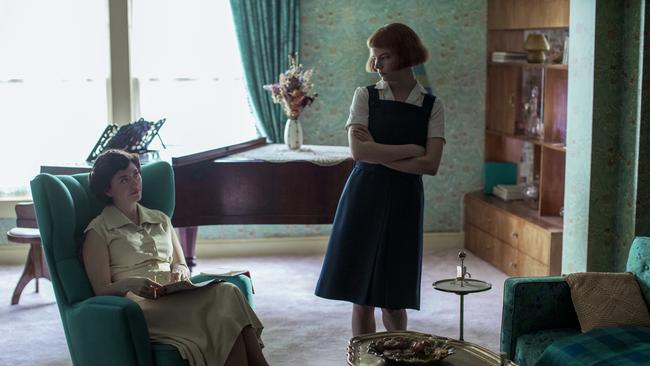 Alma and Beth get acquainted. PICTURE: Courtesy of Netflix