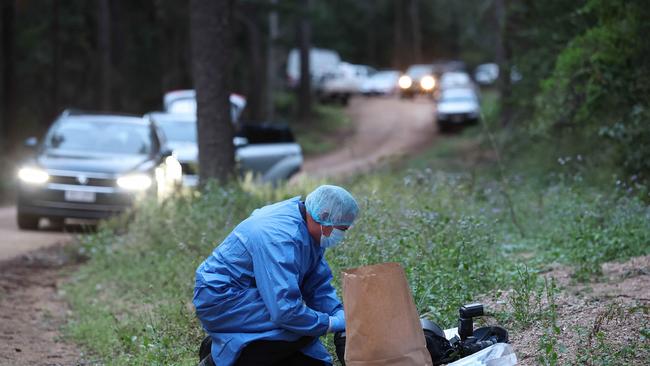 Police conduct a search in Good Night Scrub National Park looking for the missing 17 year old Pheobe Bishop. Pics Adam Head