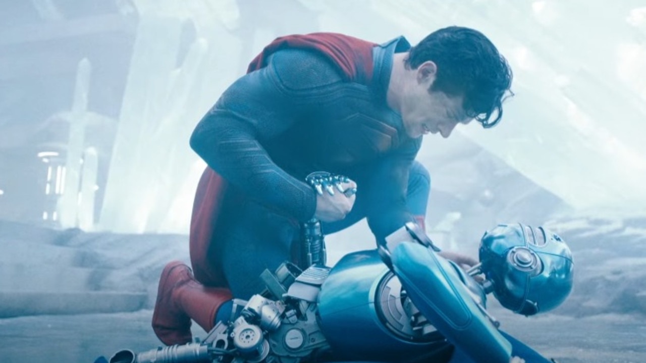 Fans lose it over new Superman trailer