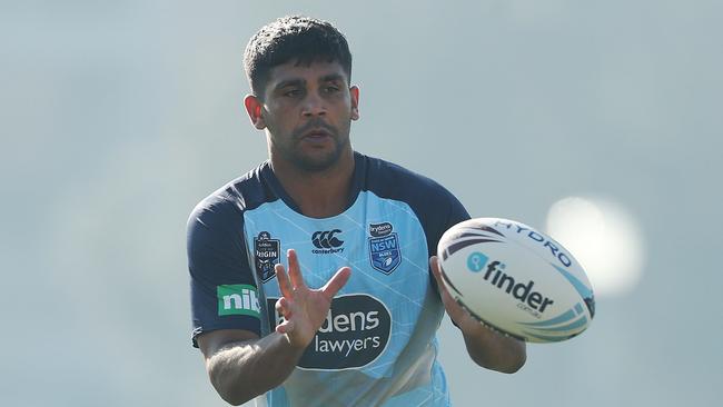 <a capiid="fc3ae92a7c2053440527877347673efe" class="capi-video">Youth look to old man Maloney</a>                     SYDNEY, AUSTRALIA — MAY 29: Tyrone Peachey in action during a New South Wales State of Origin training session at Coogee Oval on May 29, 2018 in Sydney, Australia. (Photo by Mark Metcalfe/Getty Images)