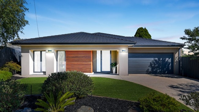 A Mt Waverley home scored a $390,000 premium.