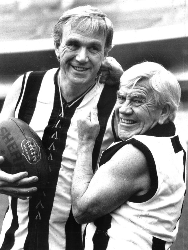 1989. Victorian Arts minister Evan Walker with Lou Richards.