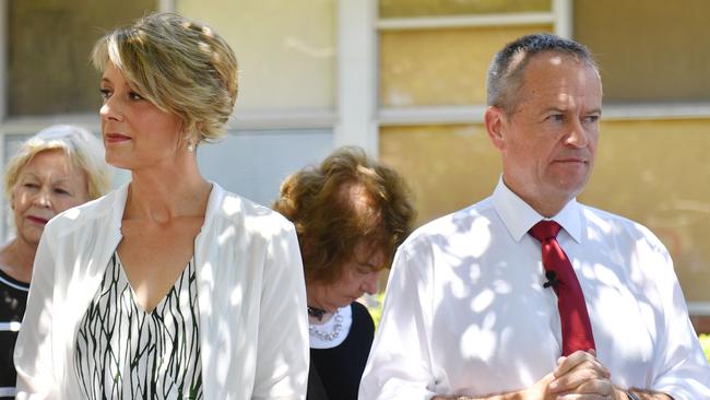 Kristina Keneally and Bill Shorten at Ryde Hospital. Picture: AAP