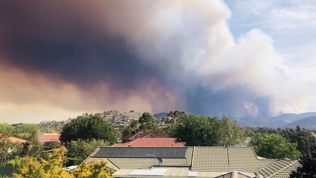 The Orroral Valley fire seen from Tuggeranong south of Canberra. Picture: Supplied/Twitter