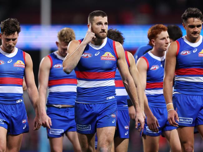 SYDNEY, AUSTRALIA - JULY 13:  Marcus Bontempelli of the Bulldogs and team mates look dejected after the round 18 AFL match between Sydney Swans and Western Bulldogs at Sydney Cricket Ground, on July 13, 2023, in Sydney, Australia. (Photo by Matt King/AFL Photos/via Getty Images)