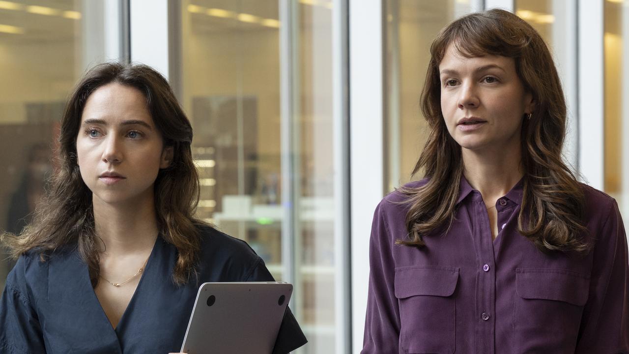 Zoe Kazan and Carey Mulligan play real-life journalists Jodi Kantor and Megan Twohey.