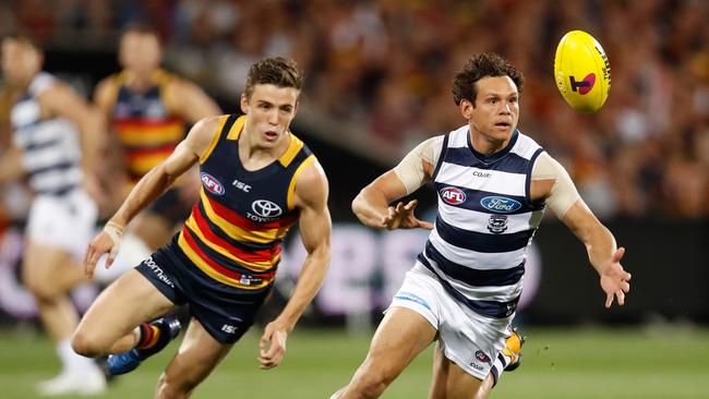 IN FRONT. Adelaide will move to the lead for Geelong free-agent forward-midfielder Steven Motlop on Monday when the Crows offer more than $600,000-a-season to blow Port Adelaide, Gold Coast and the Cats out of the race. Picture: Michael Willson (Getty Images)