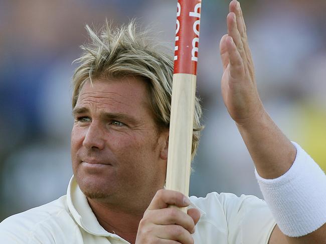 Shane Warne acknowledges the crowd after Australia won the second Ashes Test vs England at Adelaide Oval, December 5, 2006. Photo: Greg/Wood/ AFP