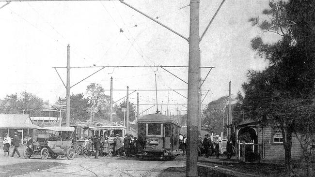 The tram terminus at Narrabeen c1916. Photo Vic Solomons