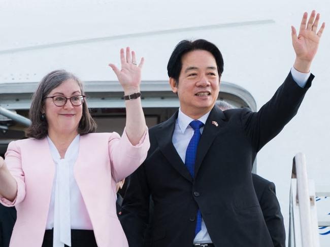 Taiwanese President Lai Ching-te is welcomed aboard his aircraft by Ingrid Larson, Managing Director of the American Institute in Taiwan (AIT) upon arrival at Daniel K. Inouye International Airportl in Honolulu, Hawaii, on November 30, 2024. Taiwan President Lai Ching-te arrived Saturday in the United States for the start of a week-long tour in the Pacific that he said would usher in a new era of democracy, but has sparked fury in Beijing. (Photo by Handout / Taiwan pool / AFP) / XGTY / RESTRICTED TO EDITORIAL USE - MANDATORY CREDIT "AFP PHOTO / TAIWAN POOL" - NO MARKETING NO ADVERTISING CAMPAIGNS - DISTRIBUTED AS A SERVICE TO CLIENTS