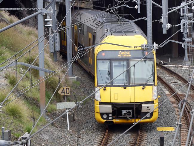 SYDNEY, AUSTRALIA - NewsWire Photos OCTOBER 16, 2024: A train leaving Hornsby train station.Picture: NewsWire / Damian Shaw