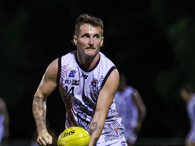 Beau Schwarze playing for Southern Districts in the 2024-25 NTFL season. Picture: Celina Whan / AFLNT Media