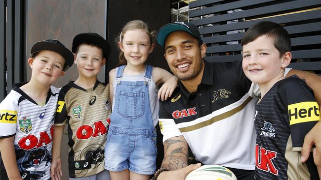 Dean Whare with young fans (left) Lucas Elliott 5, Lachlan Elliott 7, Kaitlin Hearn 8 and Lachlan Hearne 7.