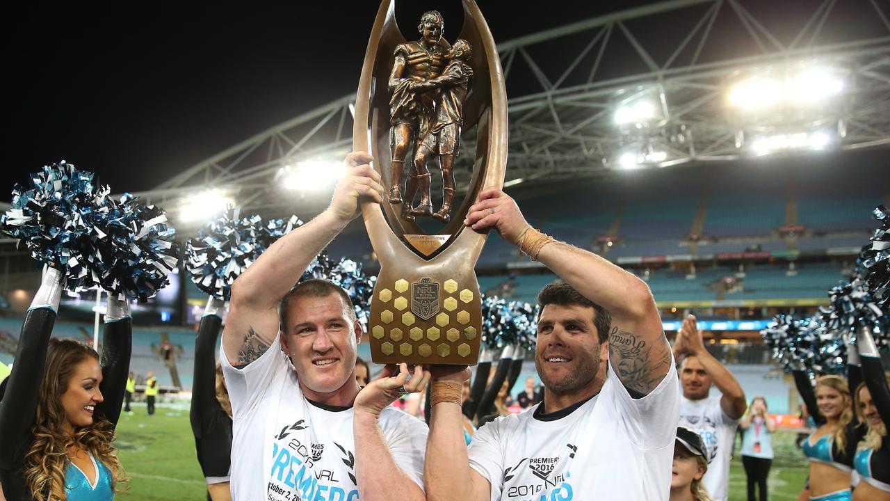 Ennis (right) won the 2016 grand final with the Cronulla Sharks