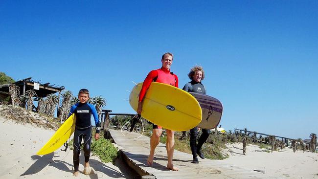 MARCH 9, 2003: Australian batsman Matthew Hayden surfing at Jeffreys Bay in South Africa, 09/03/03 as he takes some time off from World Cup tournament. Pic Phil Hillyard. Cricket