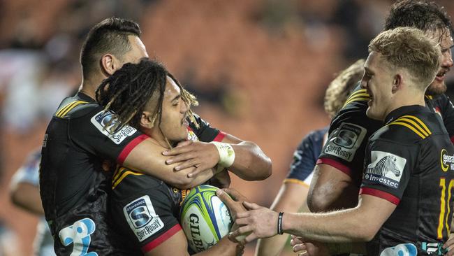 Johnny Faauli of the Chiefs is congratulated on his try during the Round 18 Super Rugby match between the Chiefs and the Brumbies at FMG Stadium Waikato in Hamilton, New Zealand, Saturday, July 7, 2018. (AAP Image/SNPA, John Cowpland NO ARCHIVING, EDITORIAL USE ONLY