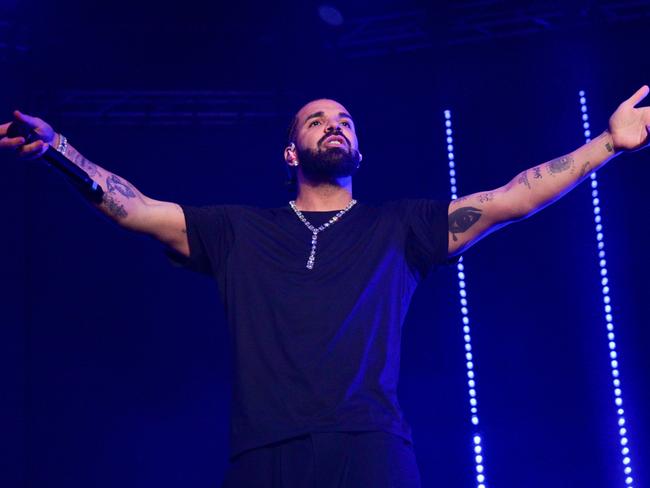 ATLANTA, GA - DECEMBER 9: Rapper Drake performs onstage during "Lil Baby & Friends Birthday Celebration Concert" at State Farm Arena on December 9, 2022 in Atlanta, Georgia. (Photo by Prince Williams/Wireimage)