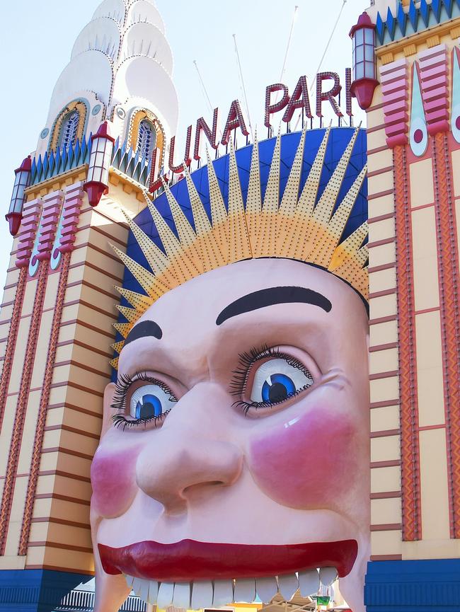 Fox Family Treasure Hunt will take place at Luna Park.