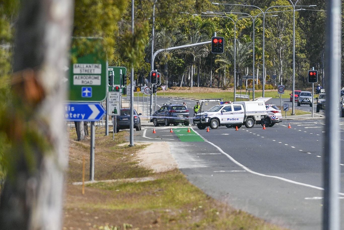 An incident occured on the corner of Dawson Highway and Aerodrome Road at around midday after an escaped prisoner allegedly attempted to flee from police.