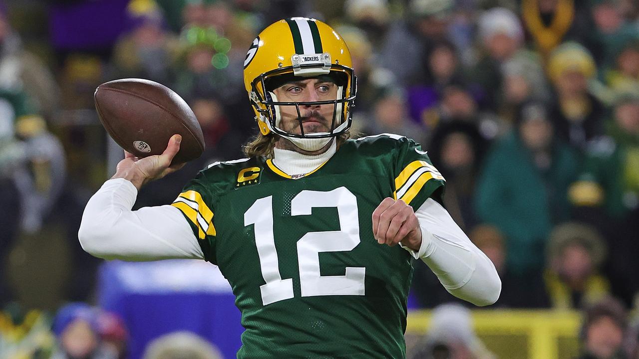 Green Bay Packers Star QB Aaron Rodgers Speaks Out About GAY Rumors 