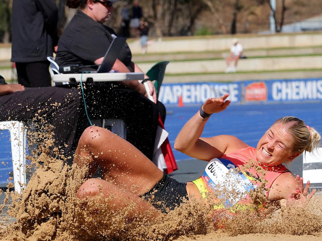 Brooke Buschkuehl was no longer enjoying her long jump and she wasn’t sure why. Picture: Sarah Reed/Getty Images