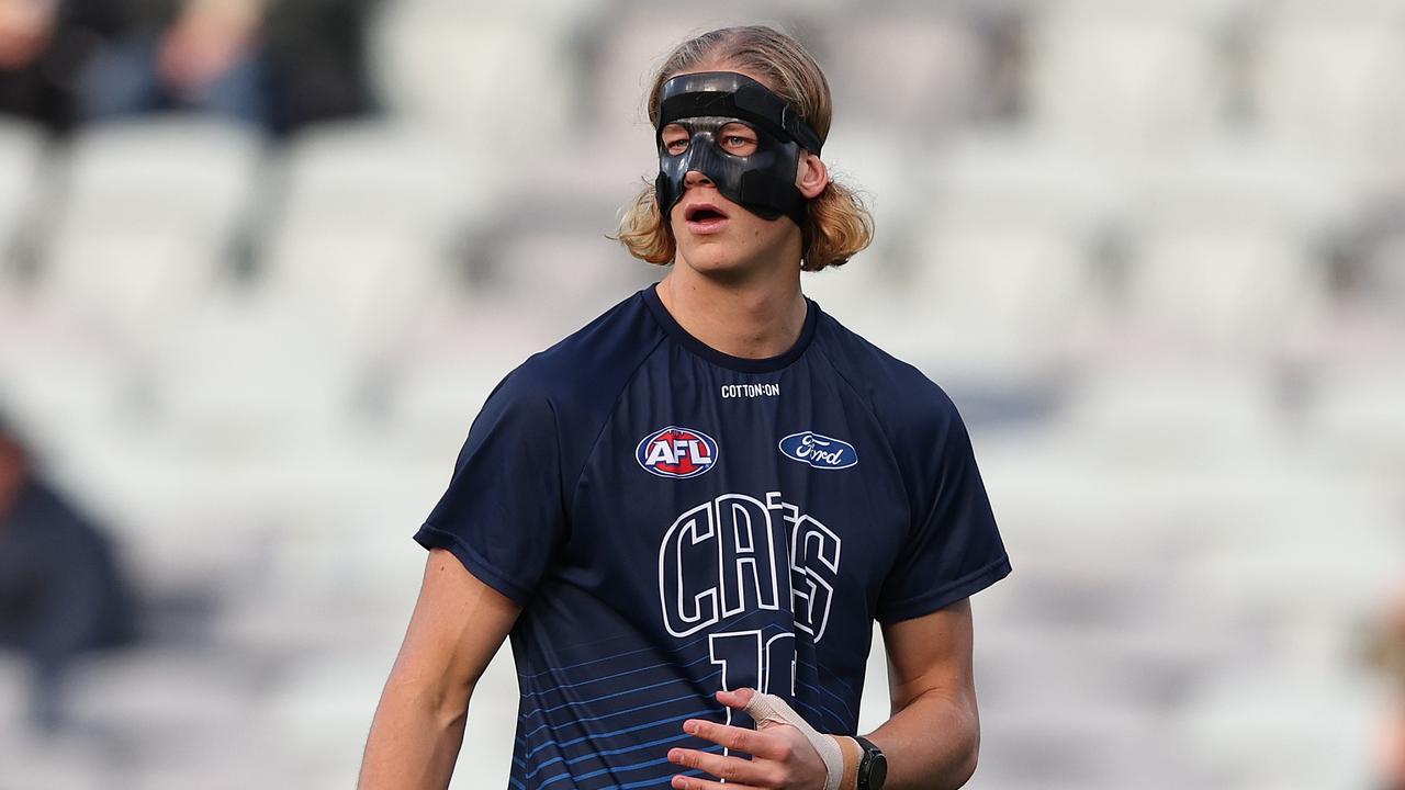 De Koning wore the mask in an AFL first. (Photo by Robert Cianflone/Getty Images)